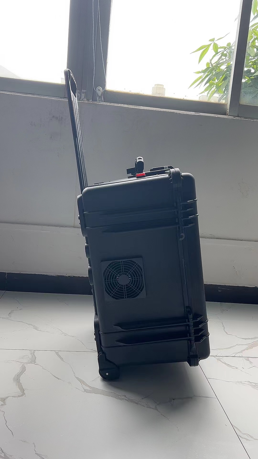 红原手拉箱型移动通信干扰器